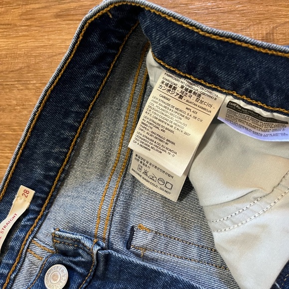 NWOT Levi's Blue Straight Raw Hem Button Fly Wedgie Straight Leg Jeans - Picture 6 of 10